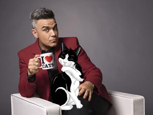 Felix și Robbie împreună cu cana de cafea